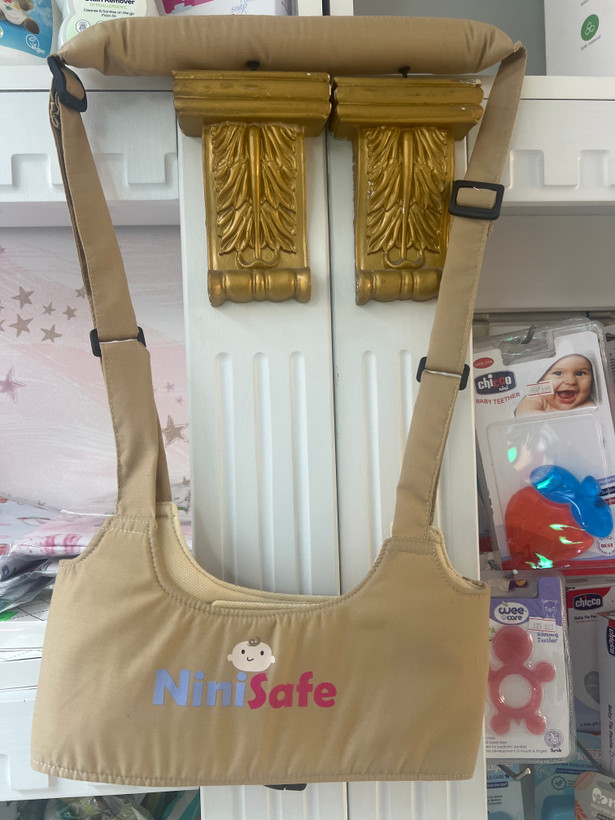 هارنس ( بند کمک آموزش راه رفتن کودک )